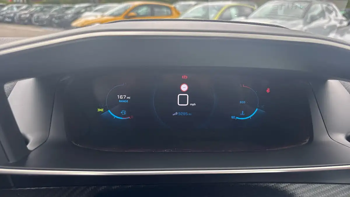 2022-peugeot-2008-suv-12-puretech-allure-premium-100bhp-big-12