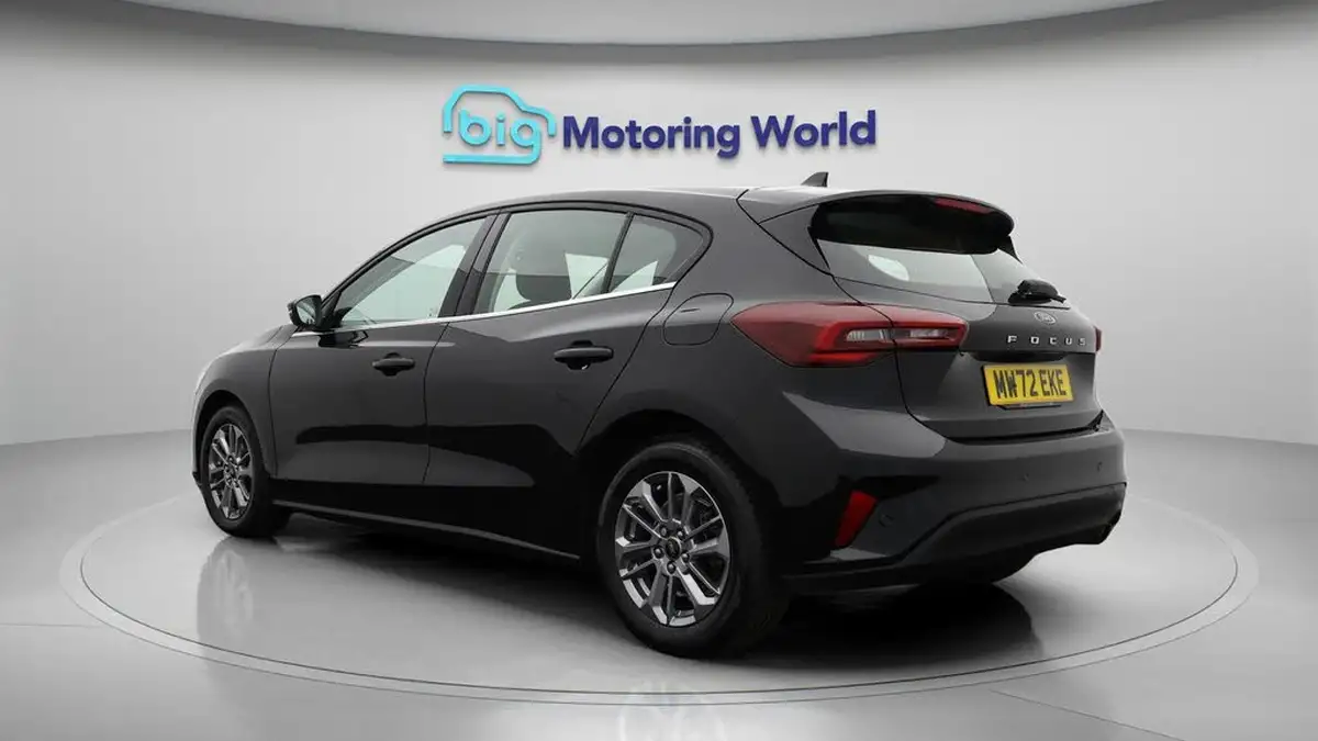 2023-ford-focus-10t-titanium-125ps-hatchback-big-5