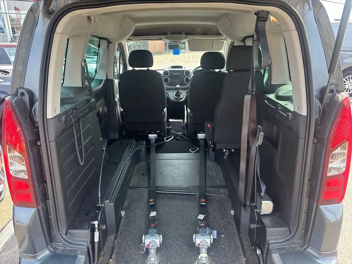 2018-peugeot-partner-big-10