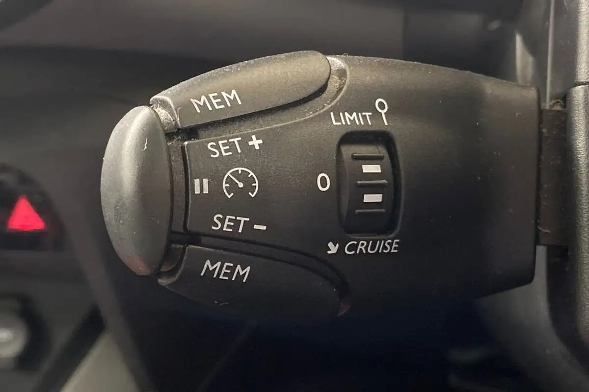 2019-citroen-c5-aircross-12-puretech-flair-big-35