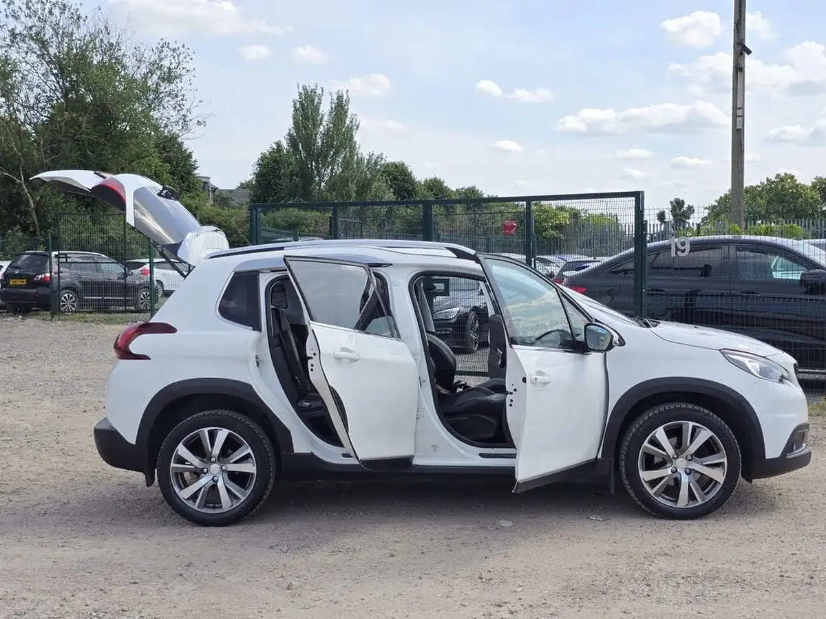 2019-peugeot-2008-suv-12-puretech-allure-110bhp-eat6-big-16