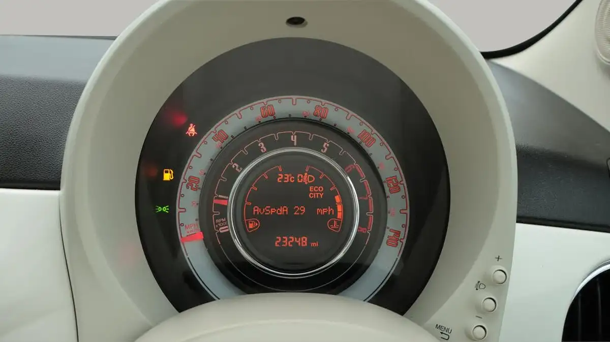 2020-fiat-500-12-lounge-dualogic-big-10