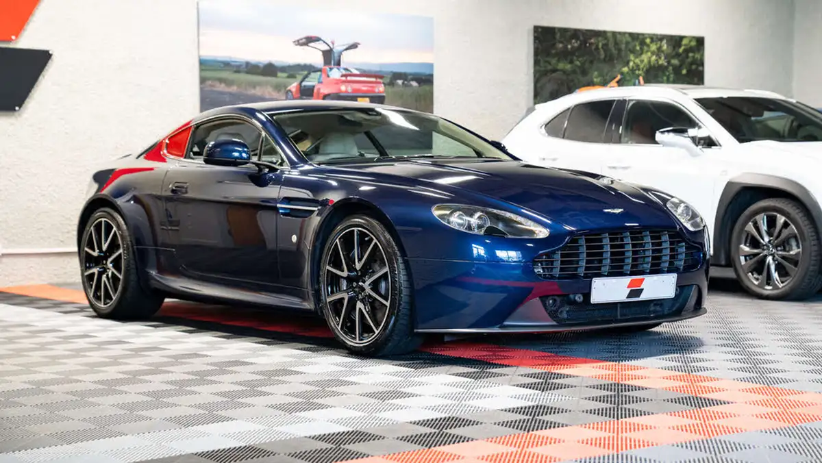 2013-aston-martin-vantage-47-coupe-big-3