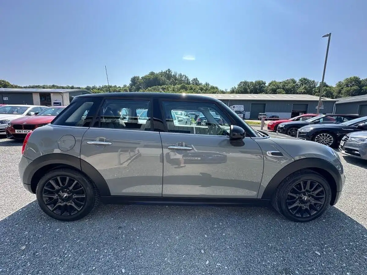 2015-mini-cooper-15-cooper-5d-big-7