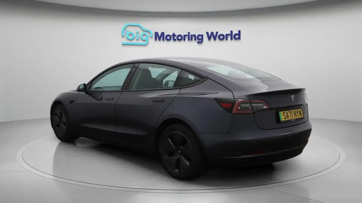 2021-tesla-model-3-e-long-range-awd-big-5