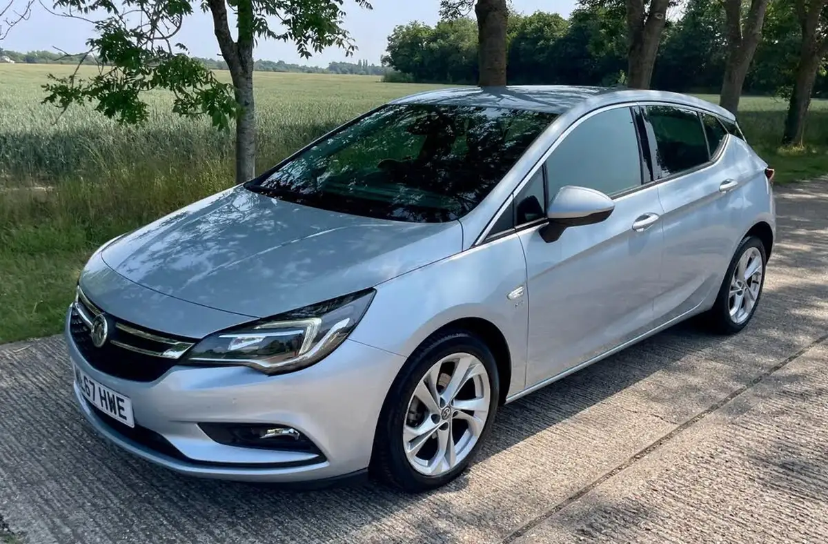 2017-vauxhall-astra-16cdti-sri-110ps-hatchback-big-14