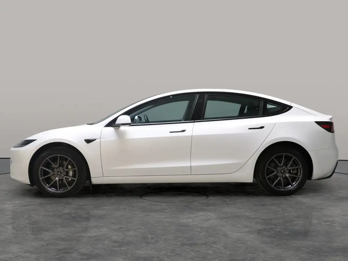 2024-tesla-model-3-e-rwd-big-17