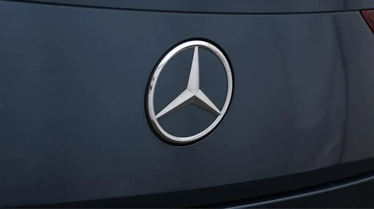 2022-mercedes-benz-cla-13-cla-180-amg-line-premium-plus-coupe-4d-big-22