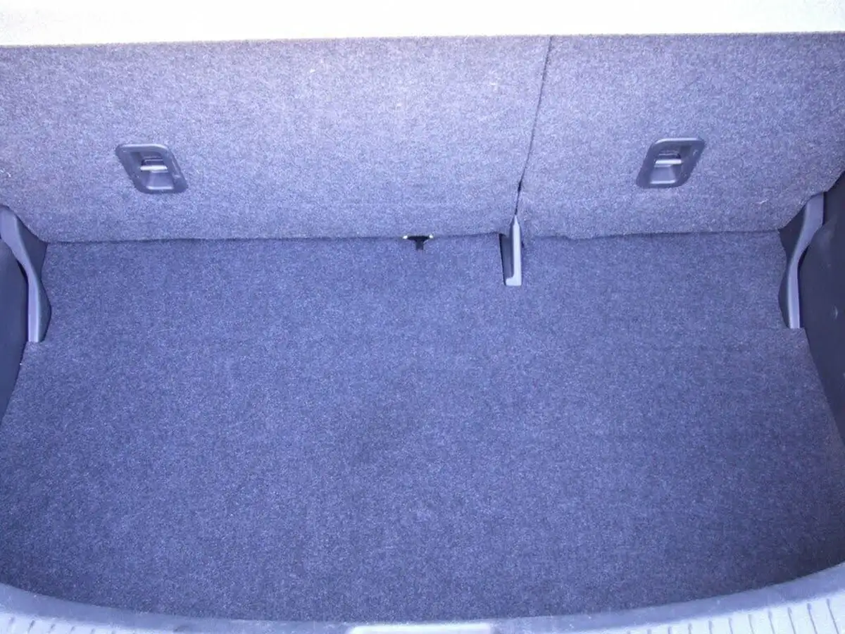2011-mazda-mazda2-13-ts2-5d-big-5