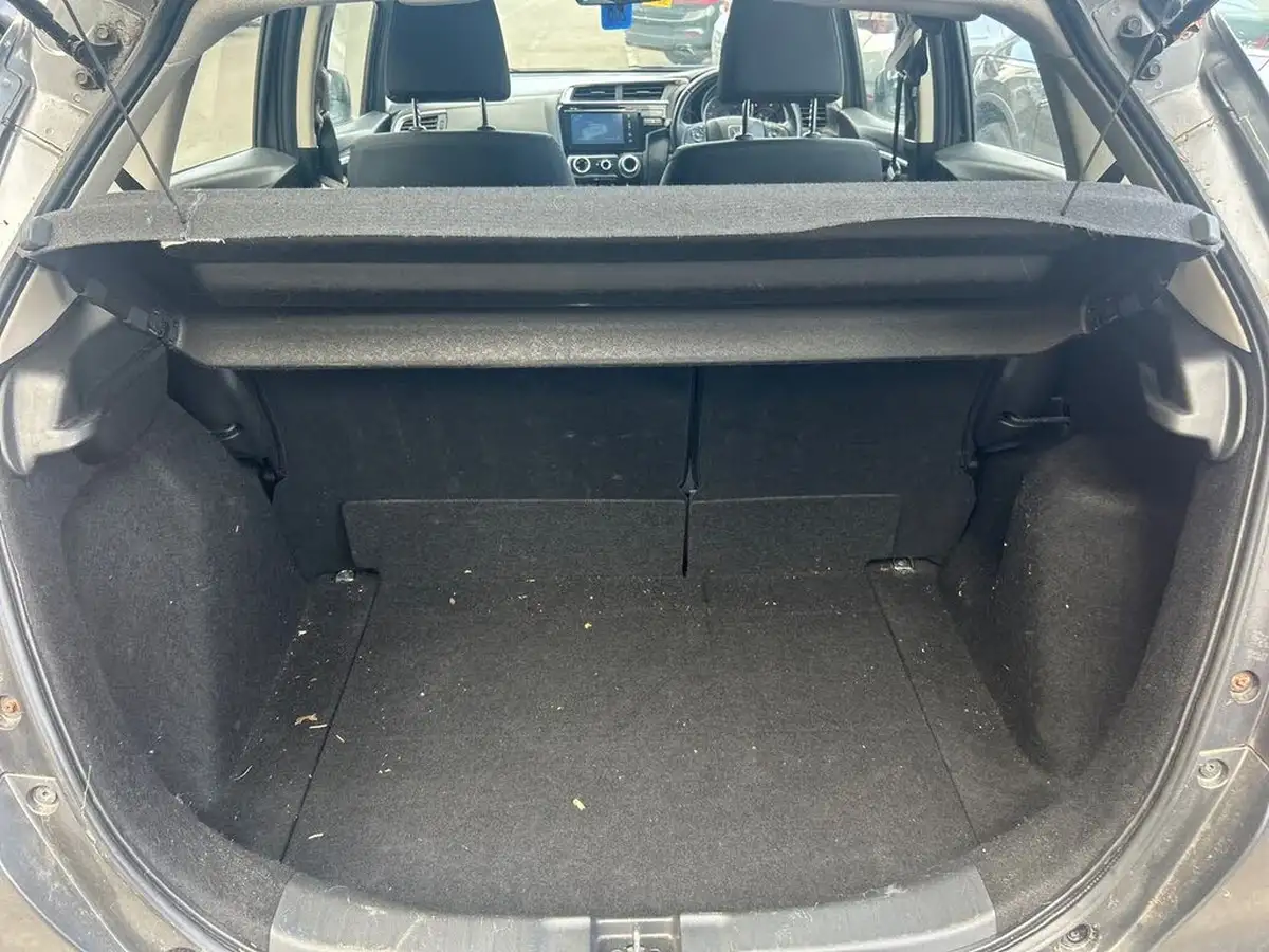 2018-honda-jazz-15-i-vtec-sport-cvt-big-11