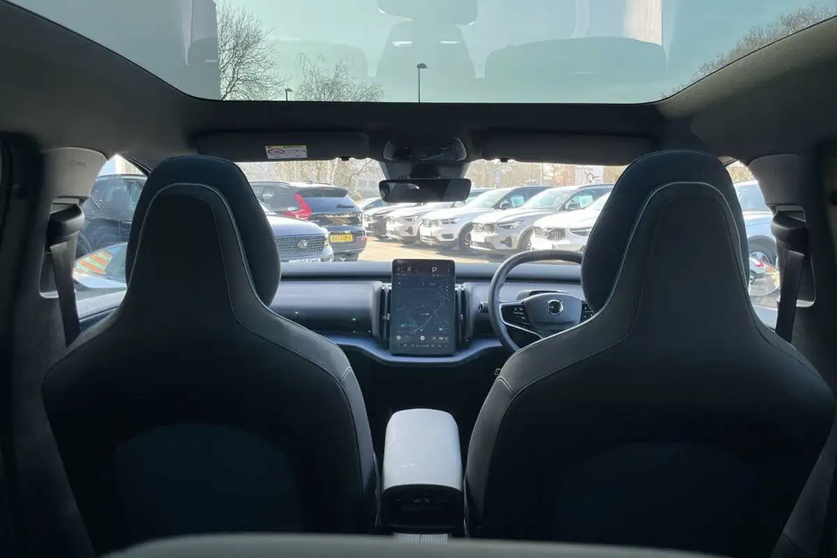 2024-volvo-ex30-e-single-motor-ultra-big-20