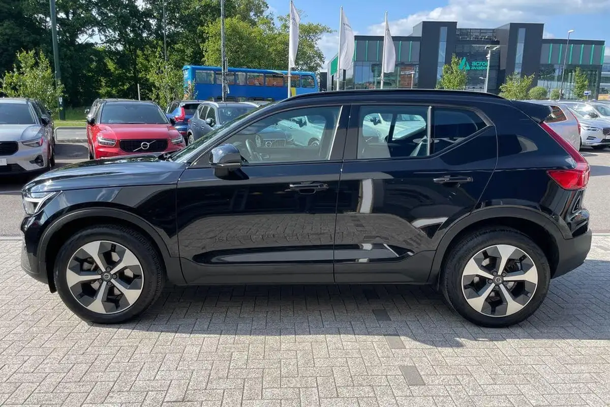 2024-volvo-xc40-20-b3-plus-big-9