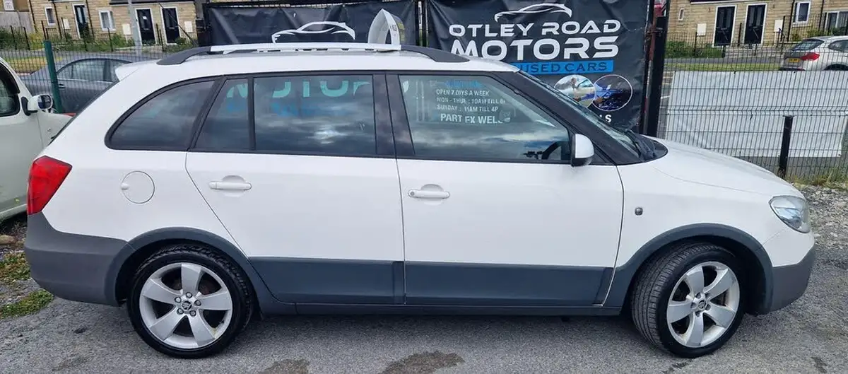 2013-skoda-fabia-16td-scout-big-47