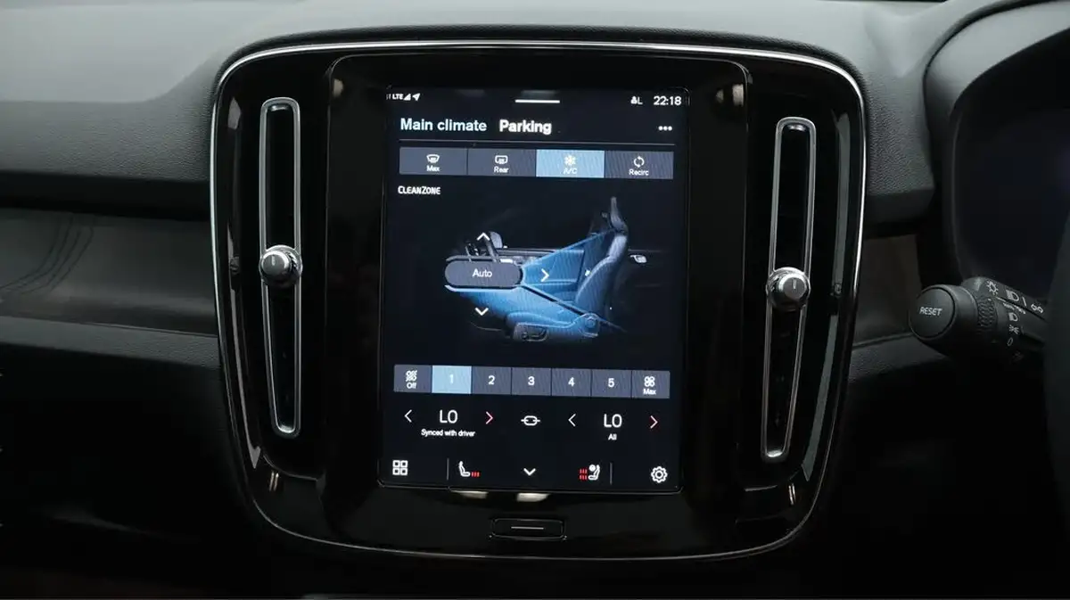 2022-volvo-c40-e-twin-recharge-pro-big-12