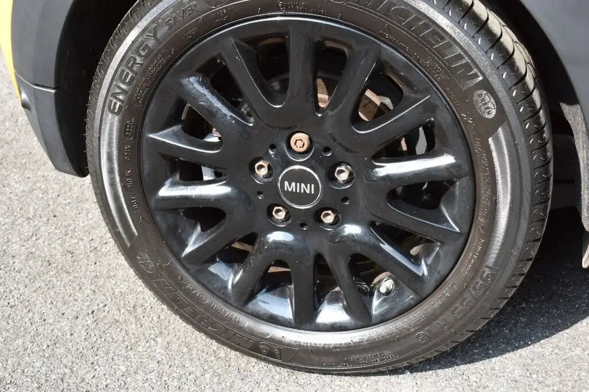 2014-mini-cooper-15-cooper-3d-auto-big-27