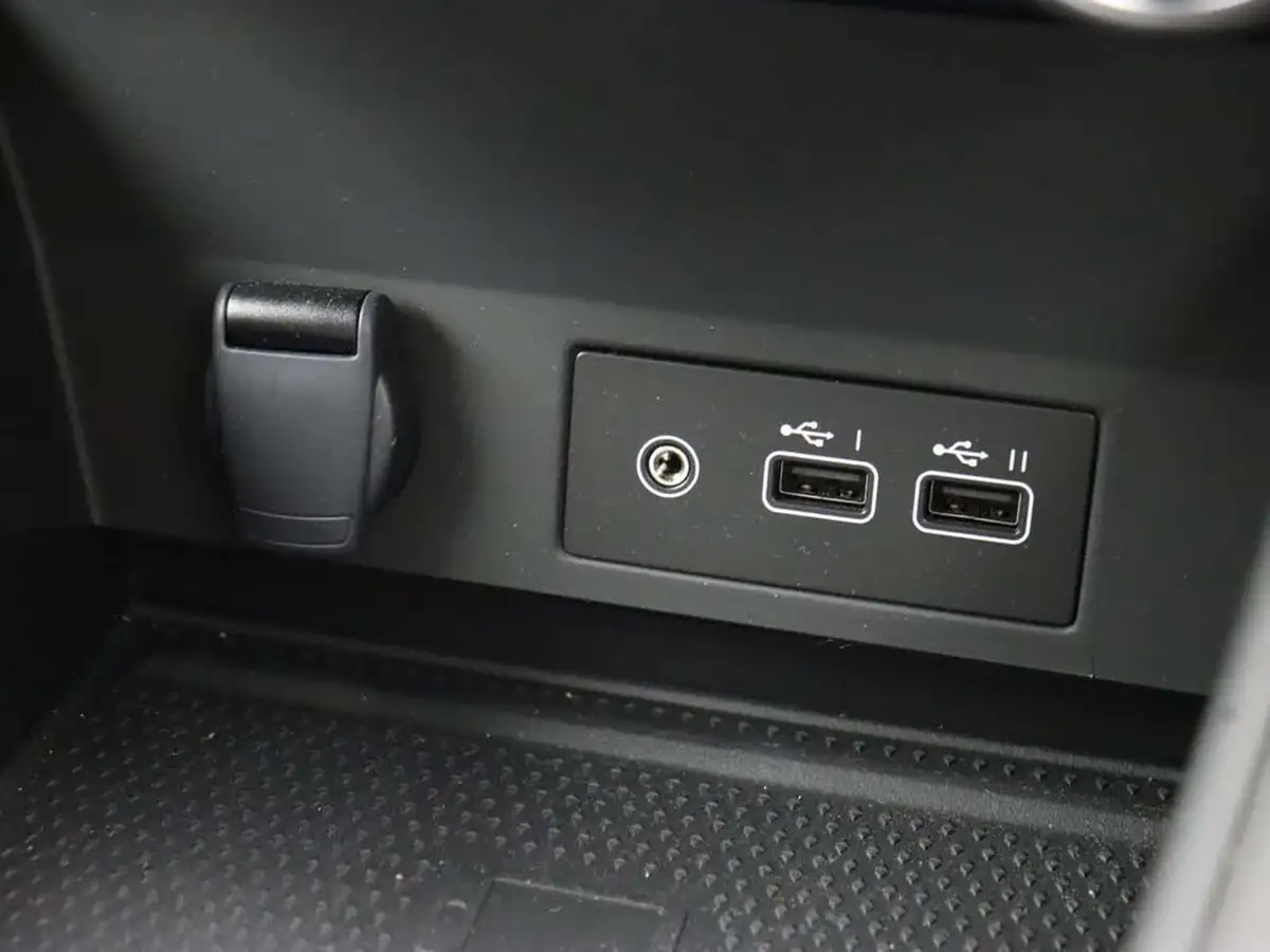 2023-renault-captur-16-techno-160ps-plug-in-big-32