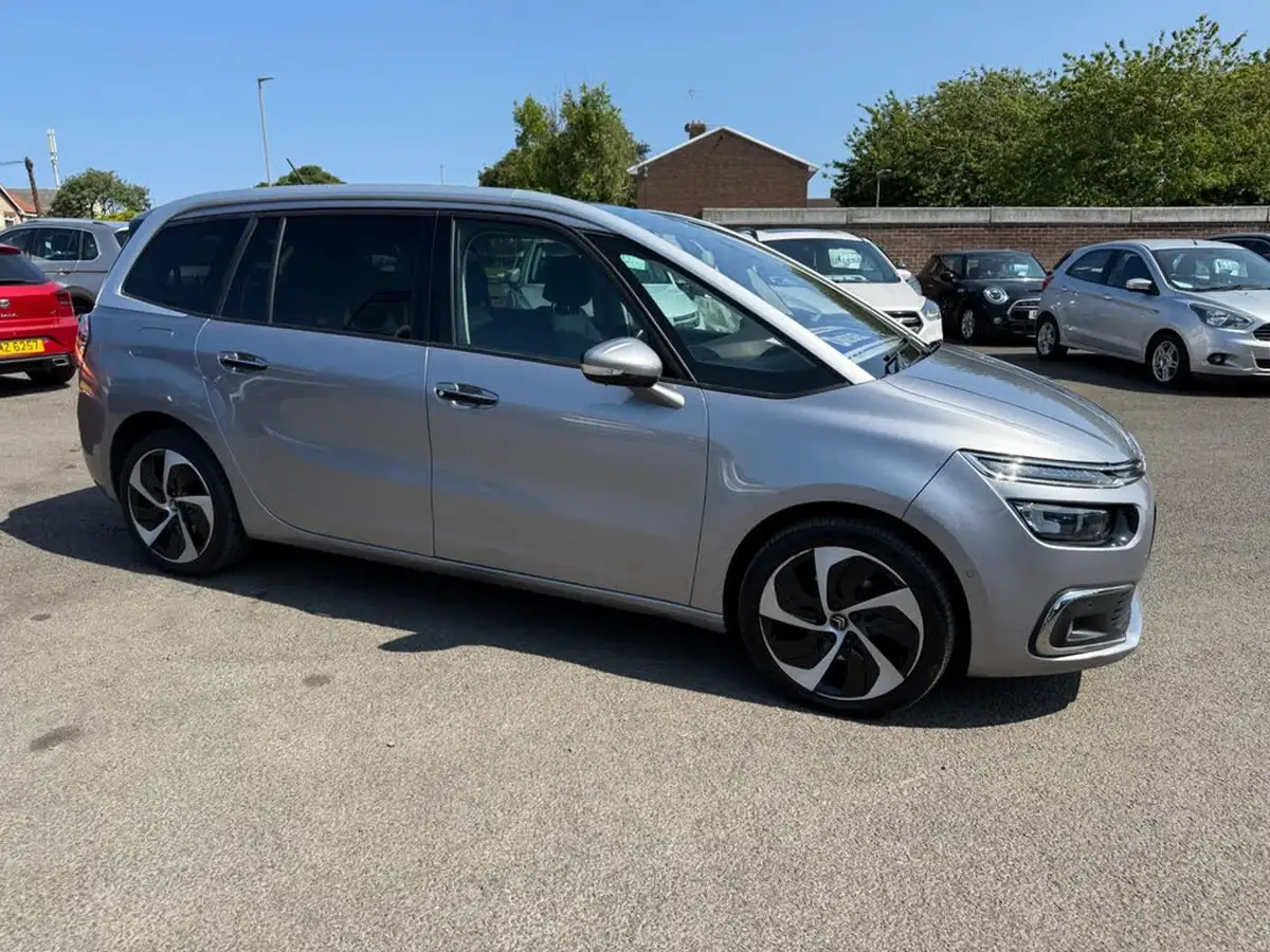 2017-citroen-grand-c4-picasso-20bluehdi-flair-big-4