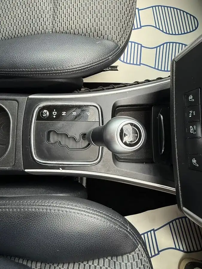 2012-mercedes-benz-a-class-20td-a180-avantgarde-se-cvt-big-16