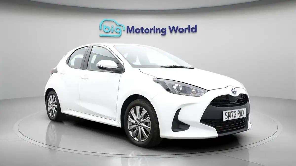 2022-toyota-yaris-15-vvt-i-icon-big-1