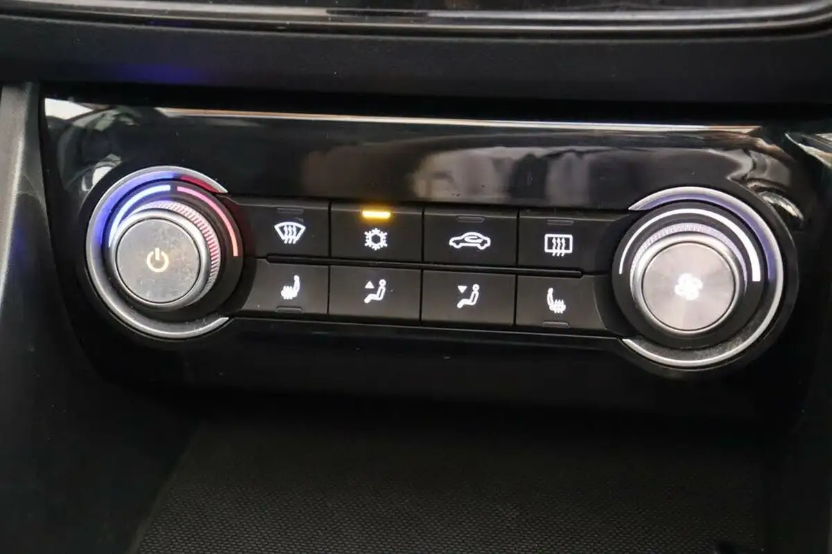 2021-mg-zs-suv-e-exclusive-ev-big-27