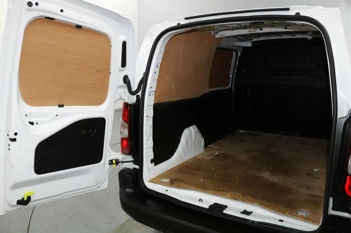 2021-vauxhall-combo-15cdti-dynamic-2300-100pseu6dt-l2h1-panel-big-14