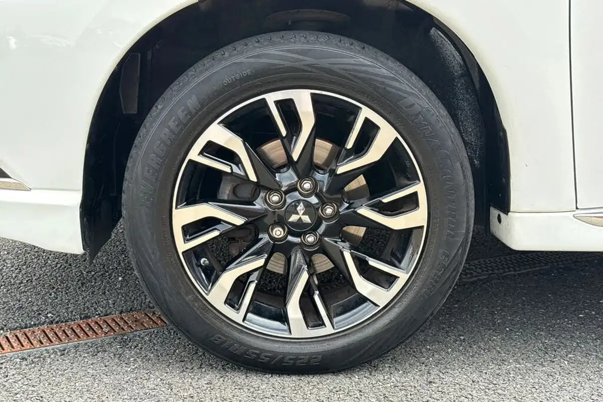 2017-mitsubishi-outlander-20-4hs-phev-5st-big-12