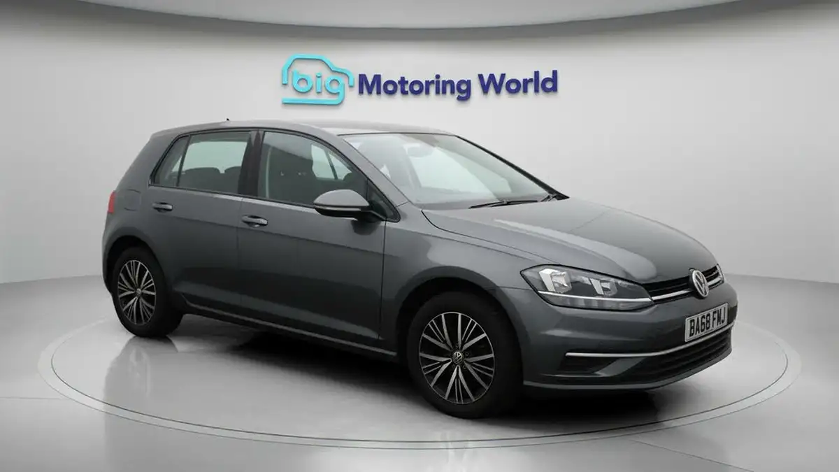 2019-volkswagen-golf-16tdi-se-hatchback-5d-dsg-big-0