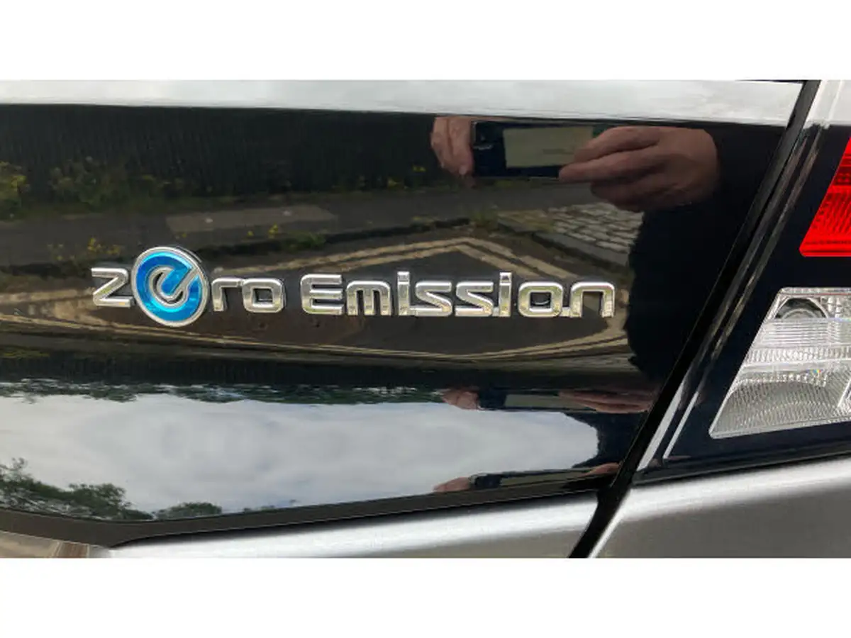 2021-nissan-leaf-e-tekna-big-26