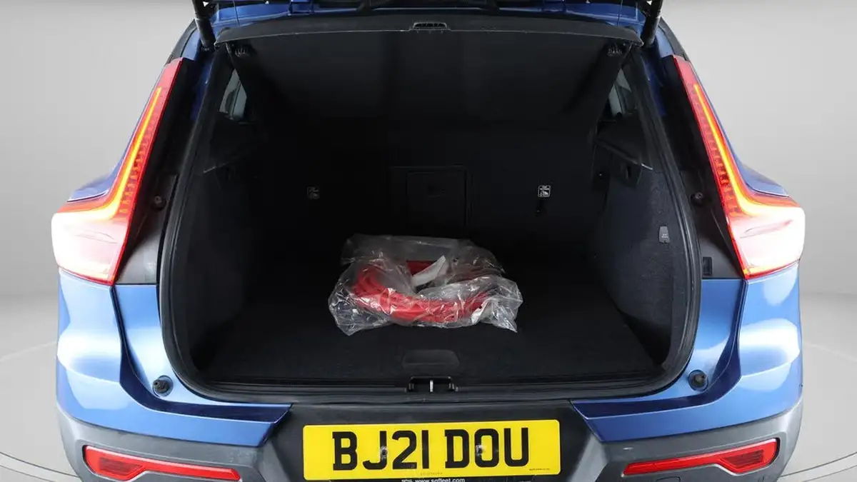2021-volvo-xc40-15-t5-r-design-pro-262bhp-big-25
