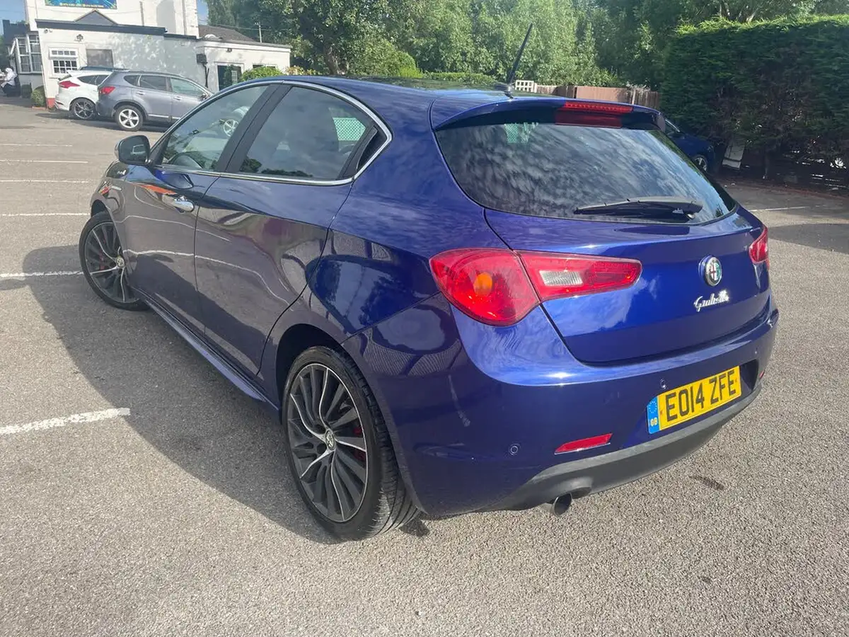 2014-alfa-romeo-giulietta-14-sportiva-nav-alfa-tct-big-4