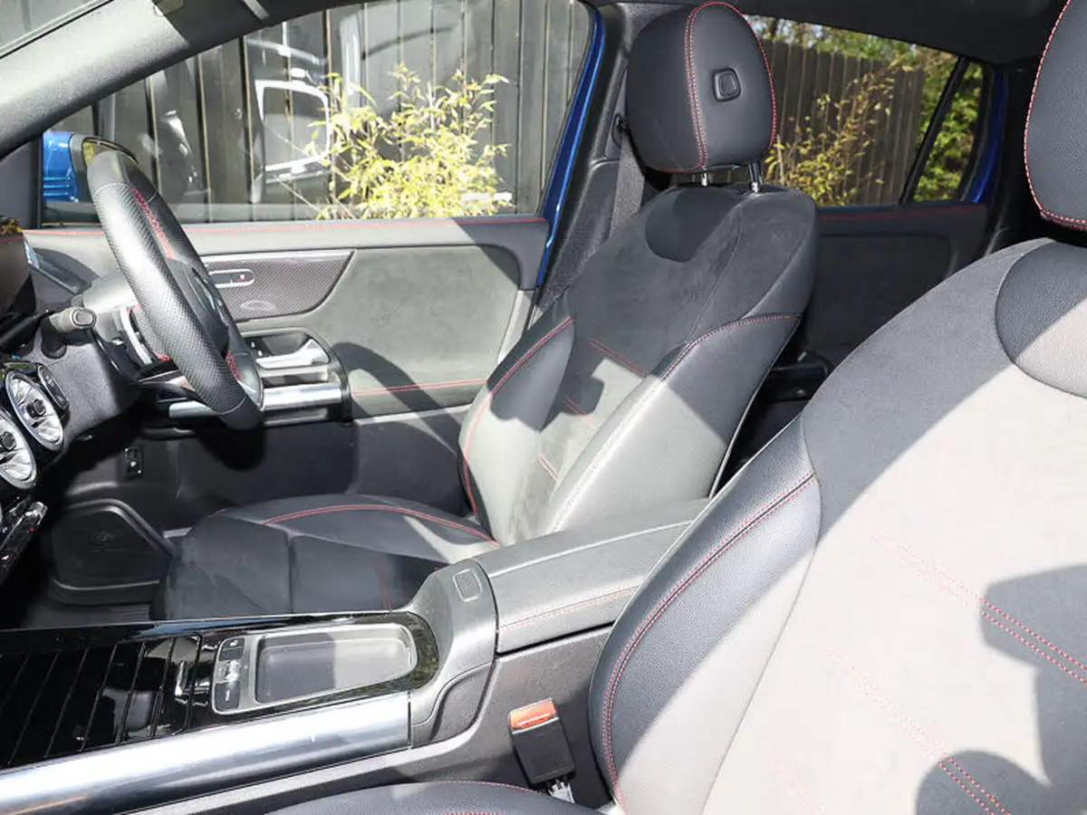 2024-mercedes-benz-gla-class-13-gla-200-amg-line-executive-big-13