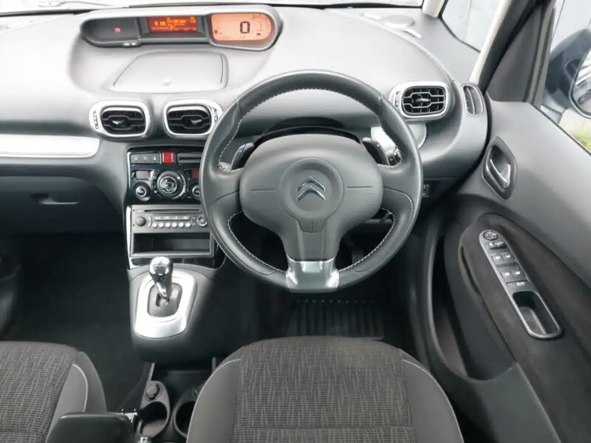 2015-citroen-c3-picasso-16-exclusive-etg6-big-6