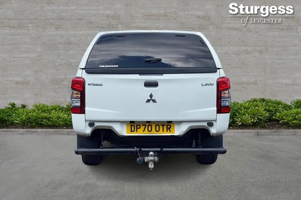 2021-mitsubishi-l200-22di-d-4-life-double-pickup-big-5
