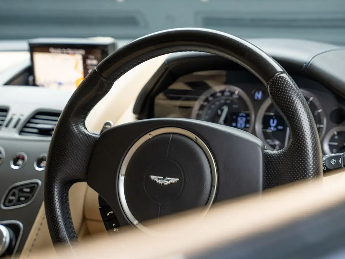 2016-aston-martin-vantage-47-v8-vantage-coupe-sportshift-big-34