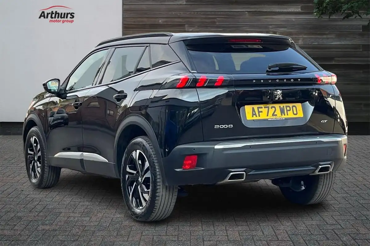 2022-peugeot-2008-suv-12-puretech-gt-big-4