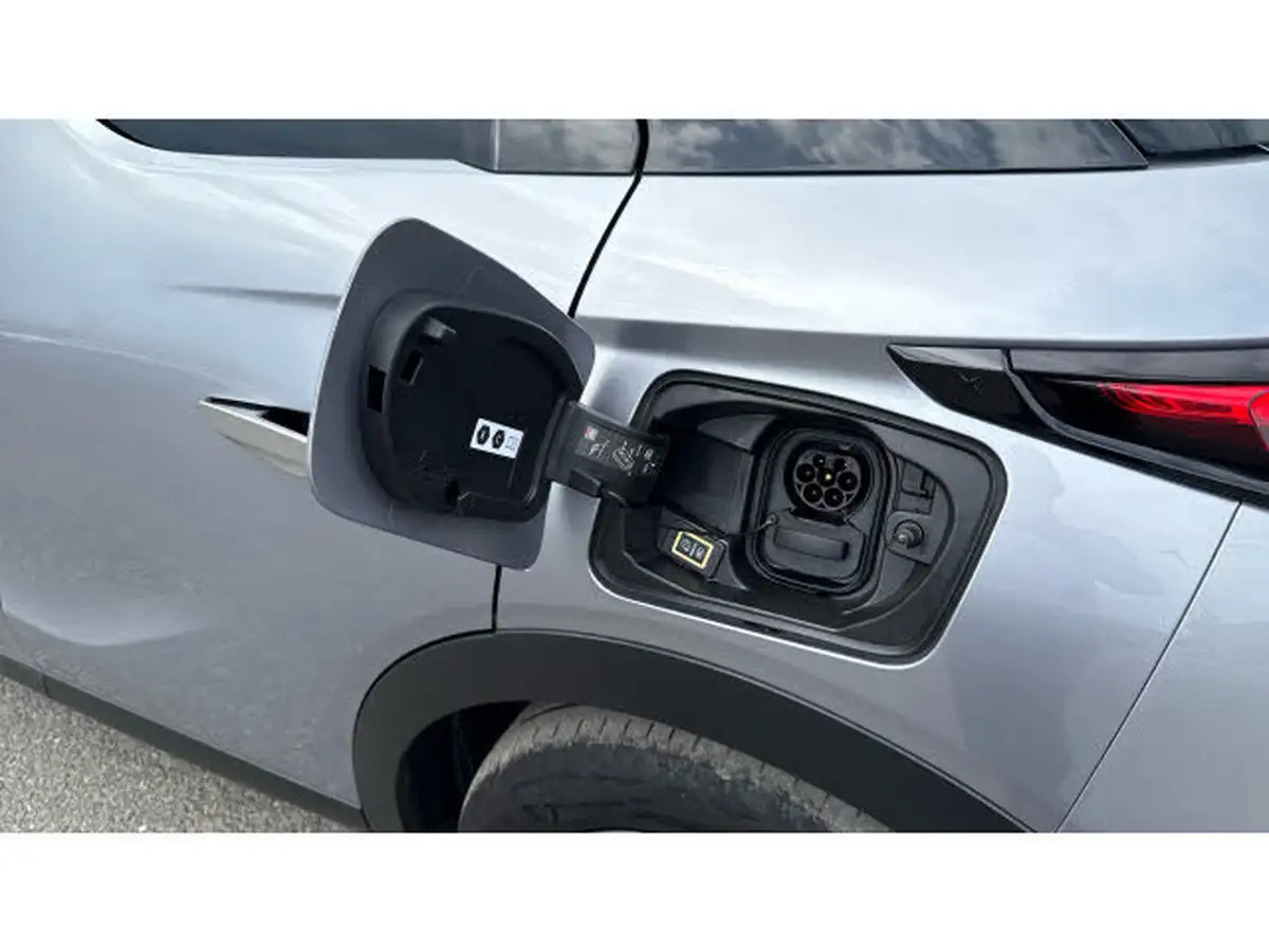 2022-ds-ds-3-crossback-e-tense-bastille-big-42
