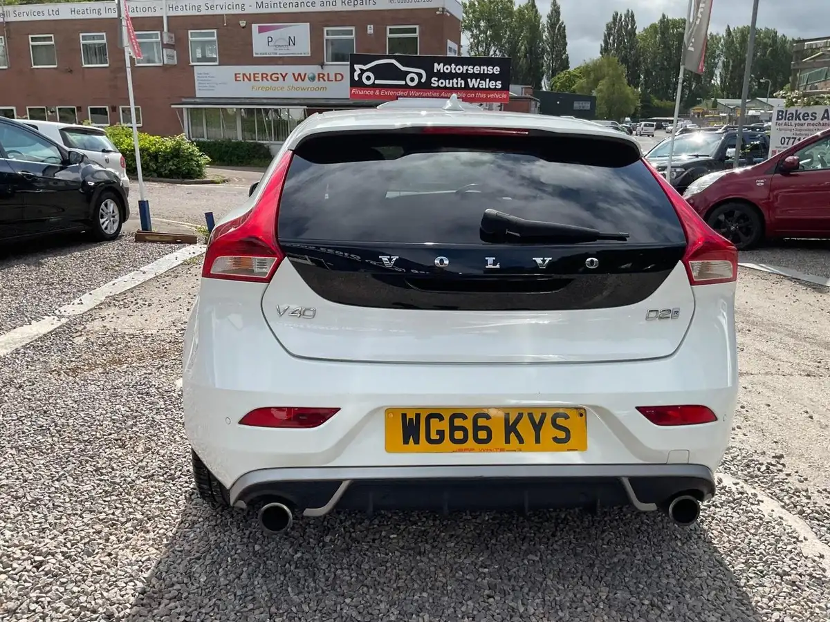 2016-volvo-v40-20td-d2-r-design-pro-big-72
