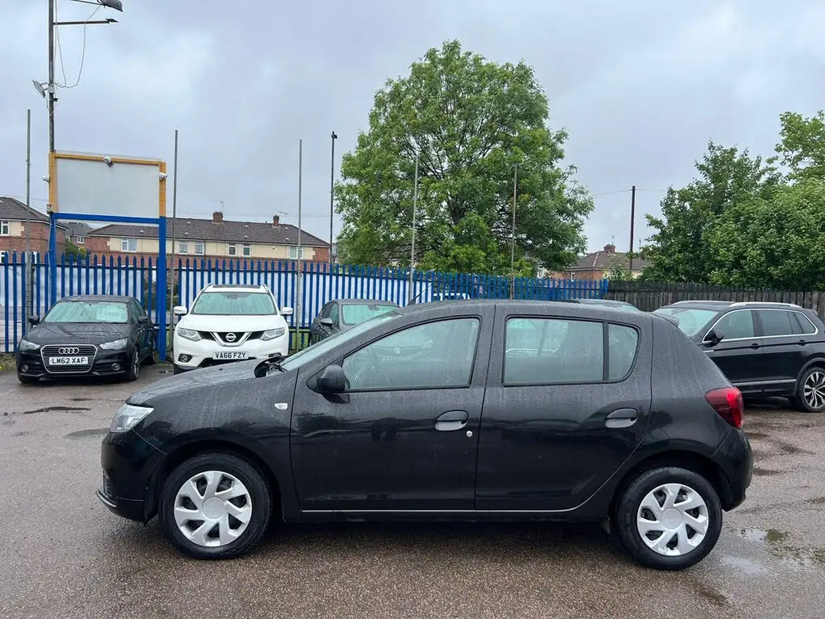 2019-dacia-sandero-09-tce-essential-ss-big-2