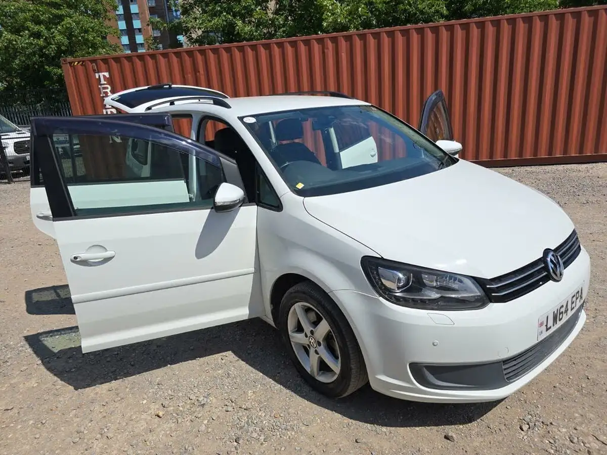 2014-volkswagen-touran-big-5
