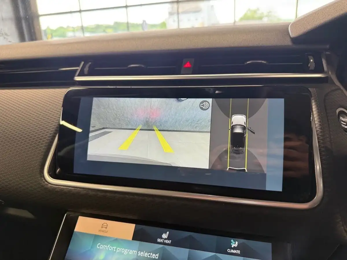 2022-land-rover-range-rover-velar-20-d200-r-dynamic-se-big-39