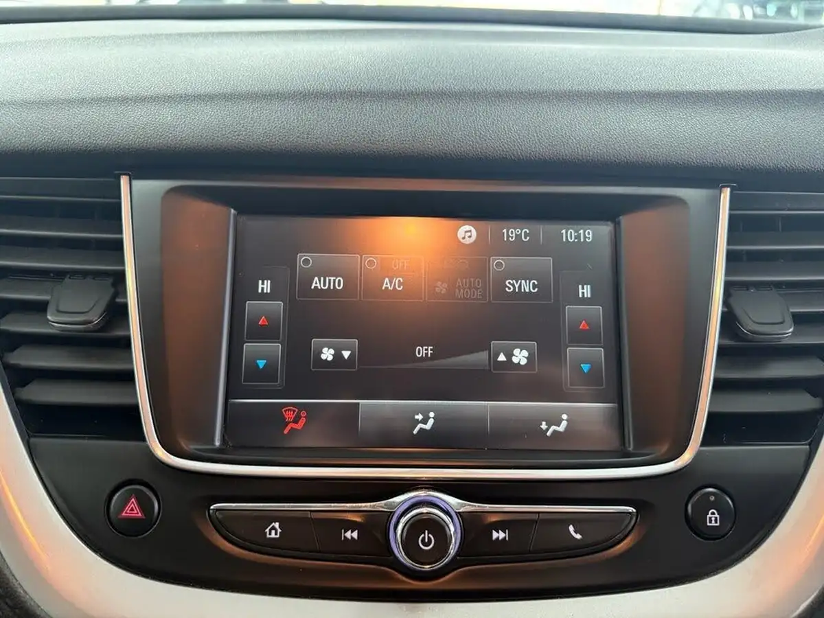 2020-vauxhall-grandland-x-12-se-premium-big-35