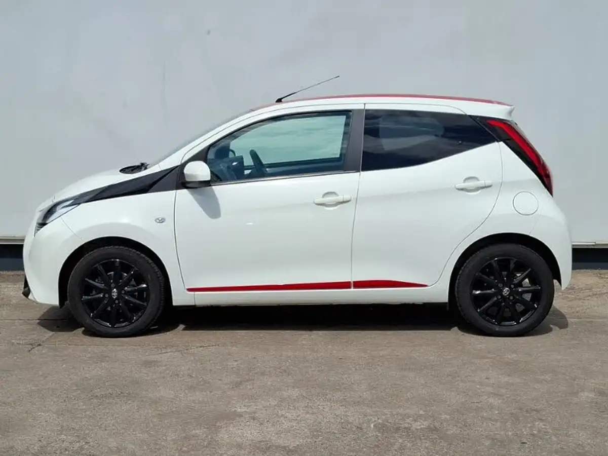 2018-toyota-aygo-10-vvt-i-x-press-71bhp-big-3