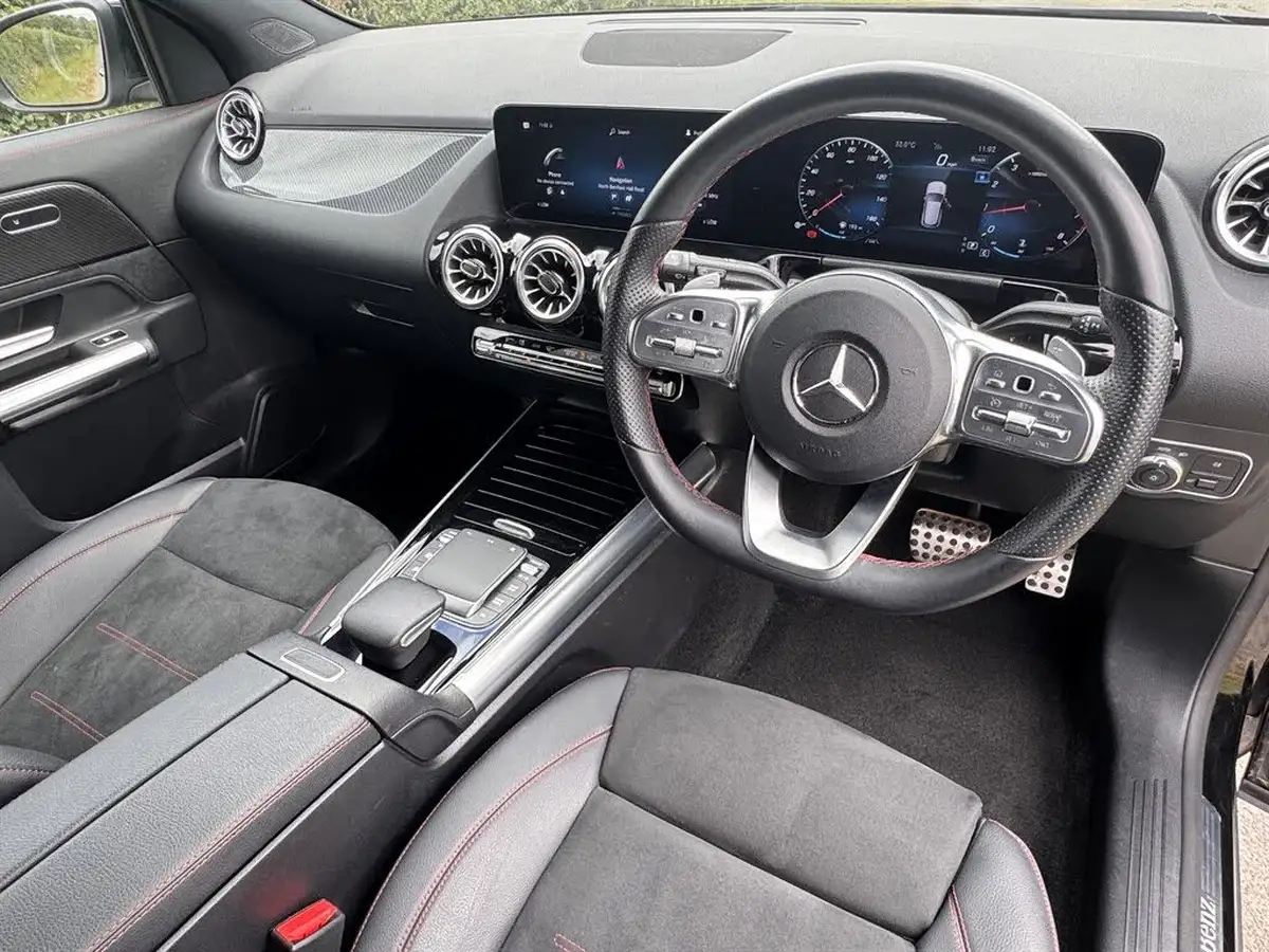 2022-mercedes-benz-gla-class-13-gla-200-amg-line-premium-big-5