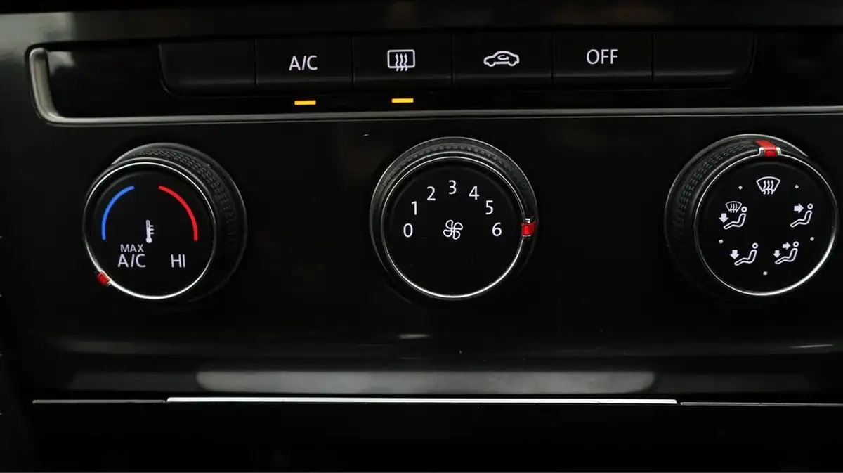 2018-volkswagen-golf-10-tsi-se-nav-110ps-ss-hatchback-5d-dsg-big-12