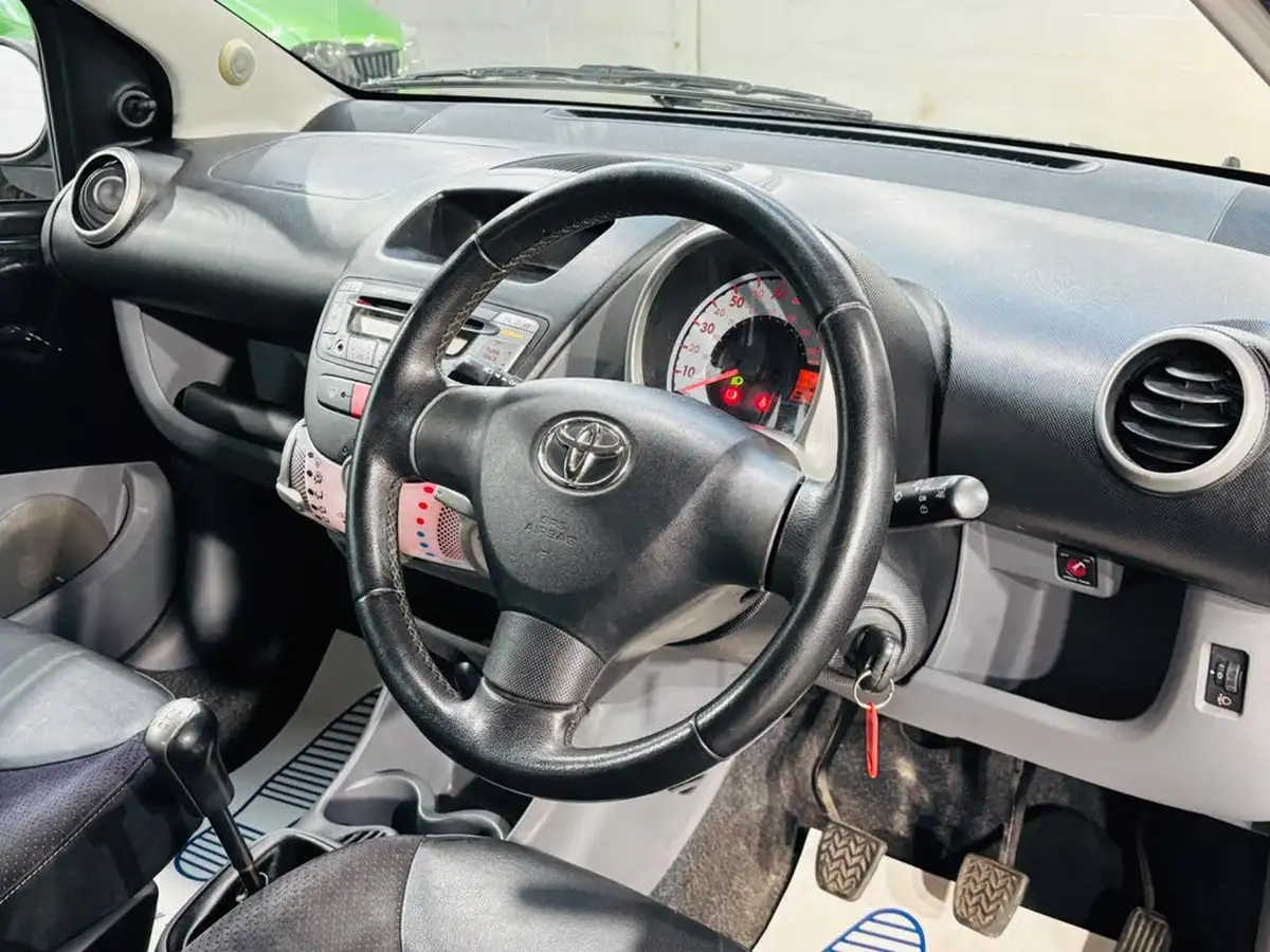 2009-toyota-aygo-10-aygo-black-3d-big-11