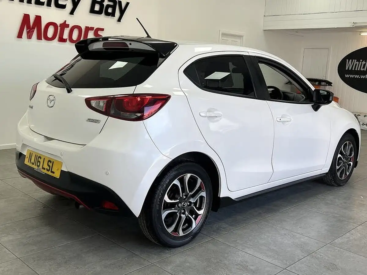 2016-mazda-mazda2-15-sport-black-big-2