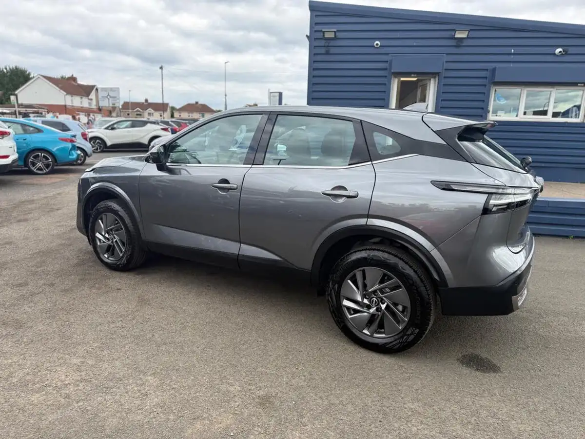 2024-nissan-qashqai-13-dig-t-acenta-premium-158ps-mild-hybrid-xtronic-big-4