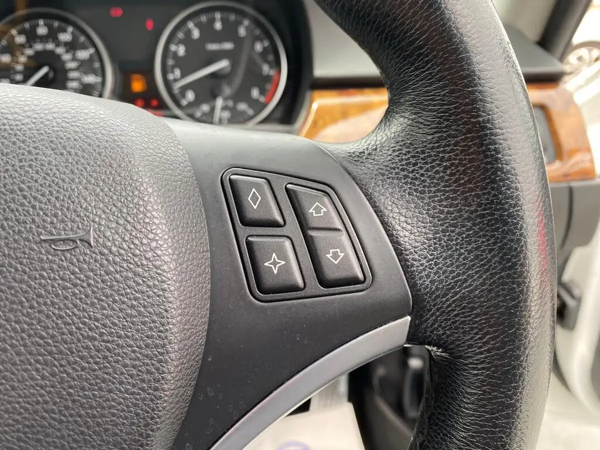 2009-bmw-3-series-big-29