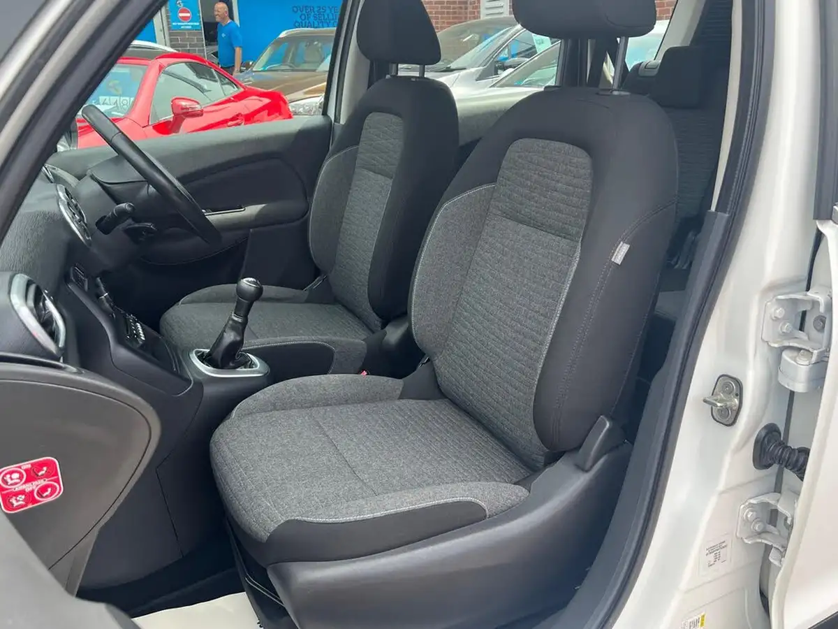 2016-citroen-c3-picasso-16bluehdi-edition-big-26