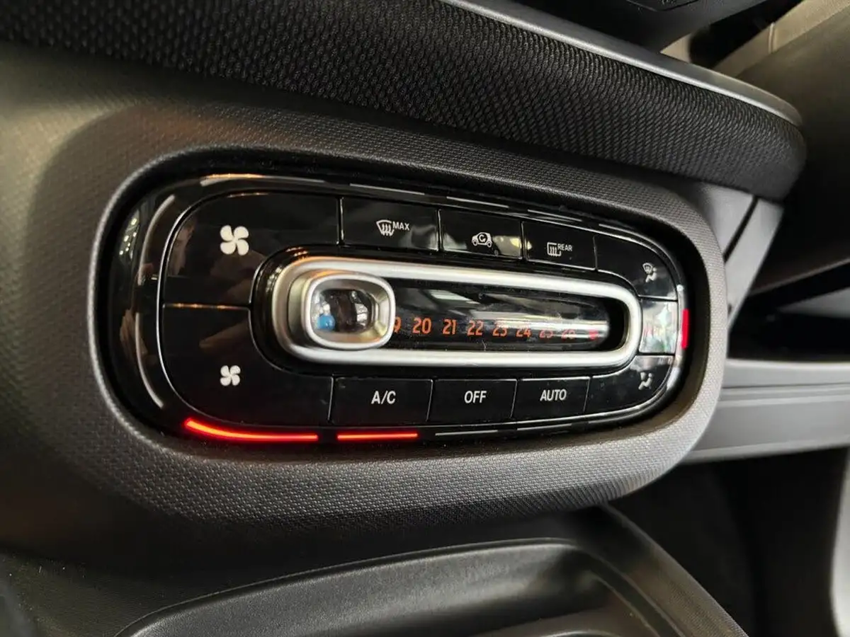 2016-smart-fortwo-09-prime-premiumss-coupe-big-43